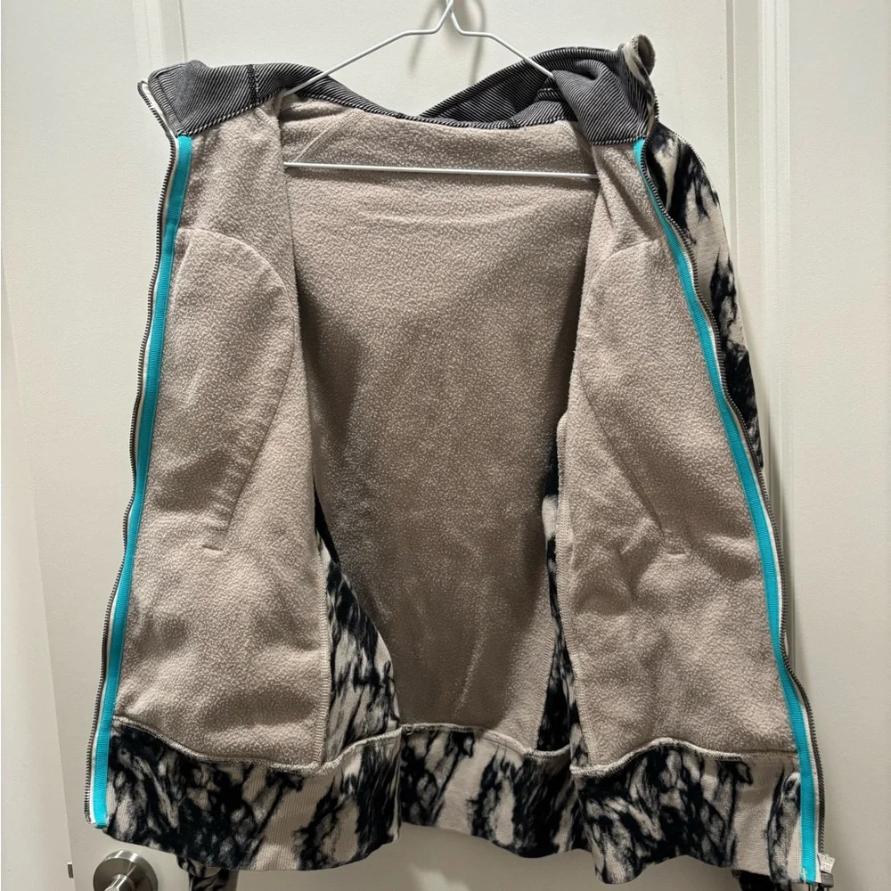 Lululemon Black and White Tie-Dye hooded zip-front Sweatshirt sz 10/ M - Picture 6 of 10